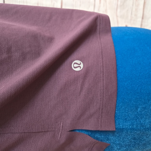 Lululemon Athletic Top Short Sleeve Size S - Picture 4 of 8